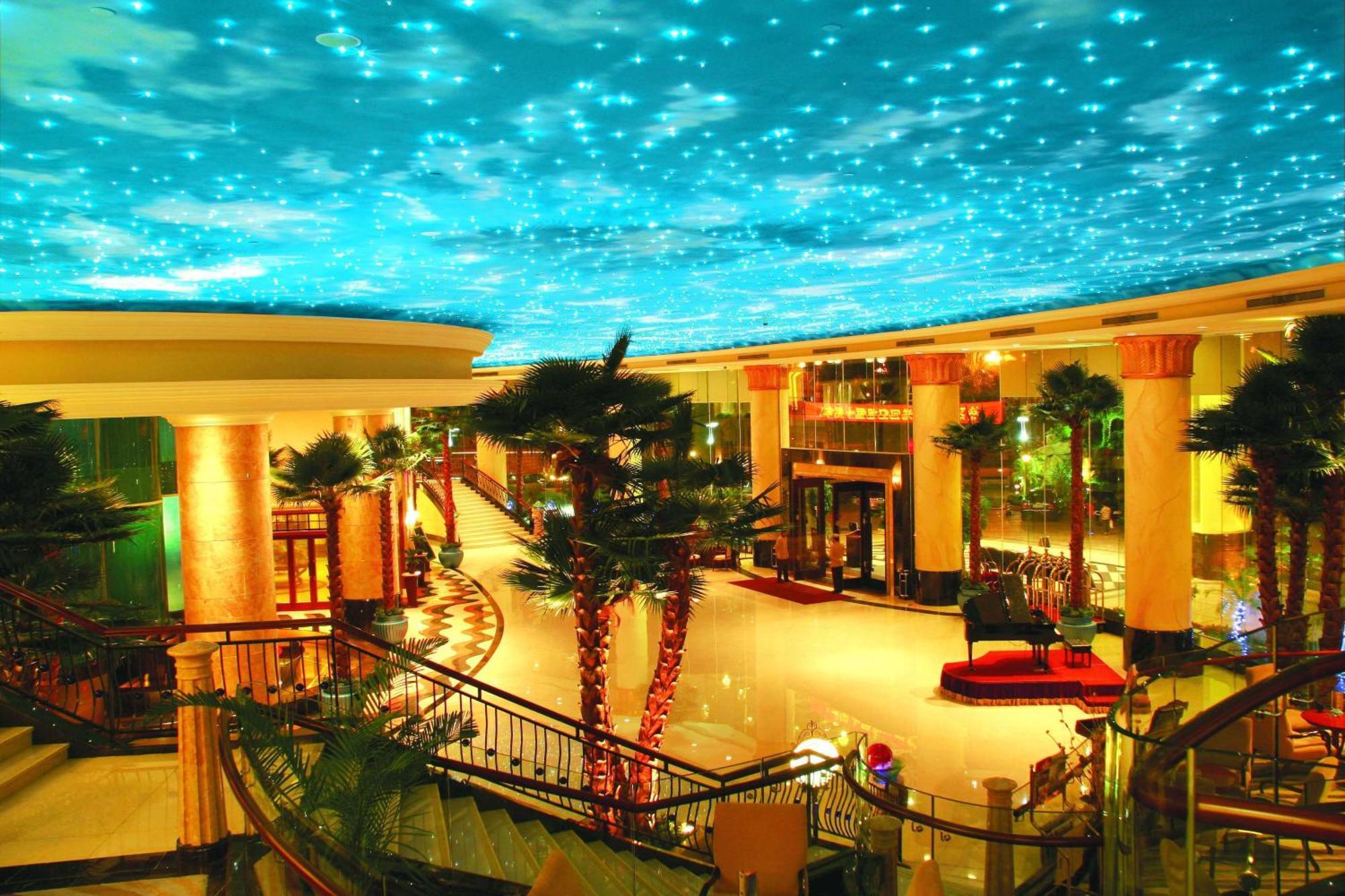 The Royal Marina Plaza Hotel Cantón Interior foto